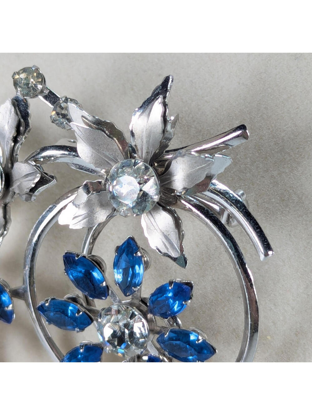 VTG Blue Sapphire & Clear Glass Rhinestone Brooch Pin 2" Retro Glam Flower Bling - Picture 6 of 9